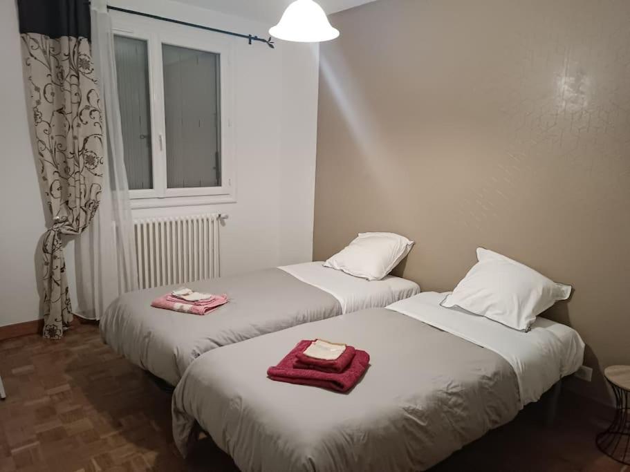 Maison L'Hostal Saura Y Roja Andelat Ngoại thất bức ảnh